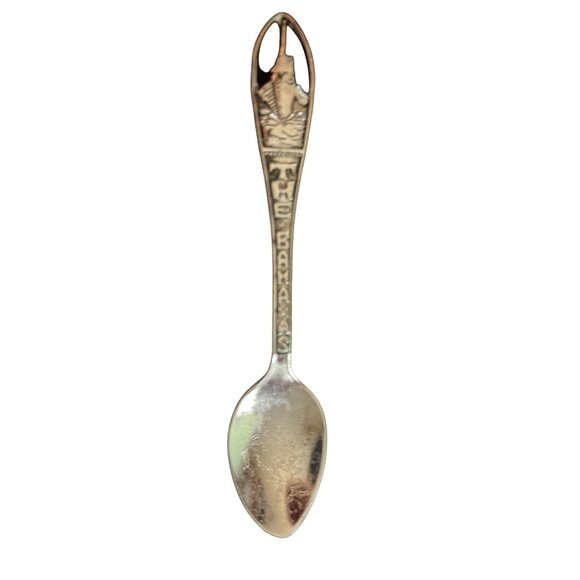Vintage Bahamas Souvenir Collectors Spoon W/ Decorative Handle & Engraved Detail - Picture 1 of 4
